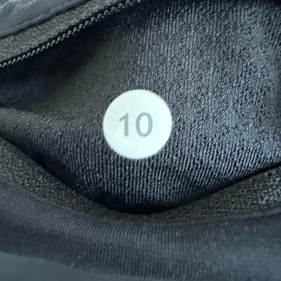 Lululemon Circuit Breaker Skirt (Tall) Black, Size 10 - Picture 10 of 10